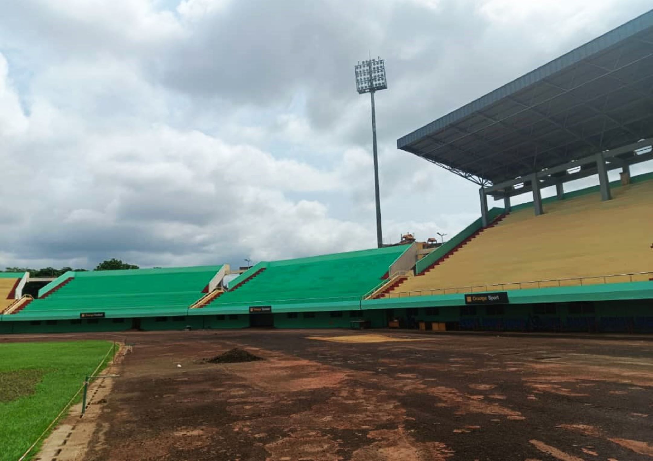 Football : les supporters dénoncent un retard dans les travaux de réhabilitation du complexe sportif B. Boganda