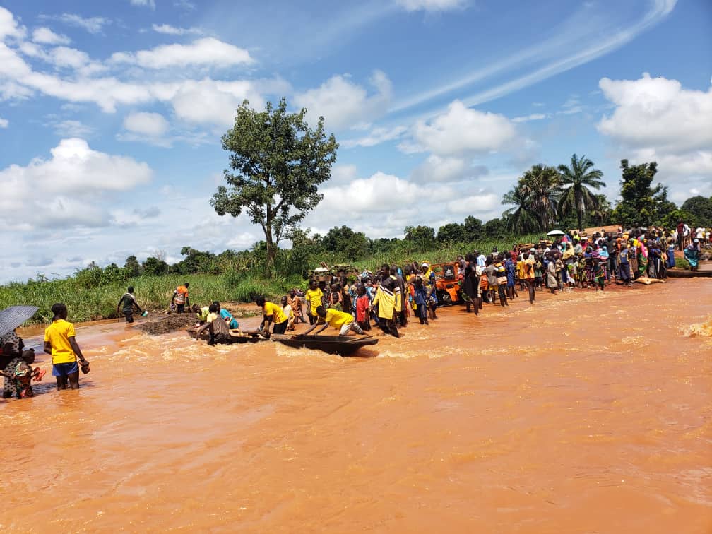 Bria : la circulation paralysée à cause de l’inondation d’un pont