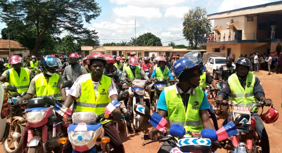 Bangui : indignation des conducteurs de taxi-motos après l’assassinat d’un des leurs