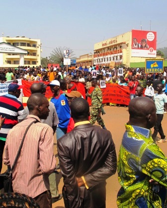 Bozizé en route pour le Gabon, l’Opposition démocratique exige sa démission et une transition politique.