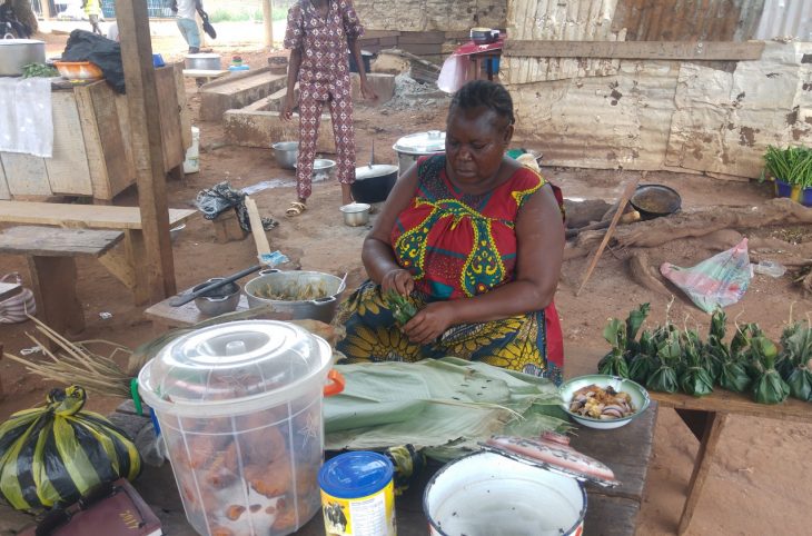 La vie des femmes fabricantes de Chikwangs et galettes à Bangui