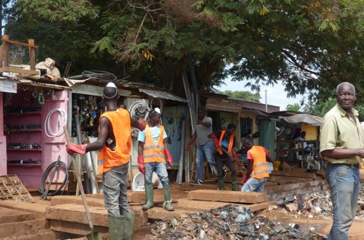 Les jeunes du village Linga préoccupés par l'insalubrité dans les marchés