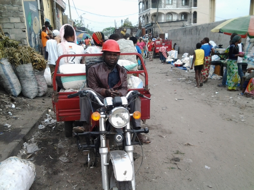 Centrafrique : les triporteurs gagnent du terrain dans le transport à Bangui