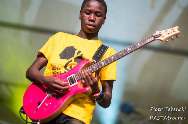 RCA/Culture: un jeune guitariste décroche une bourse dans une école de musique aux Etats-Unis